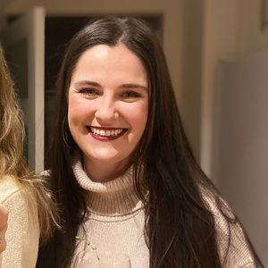 Meet your Posher, Elise